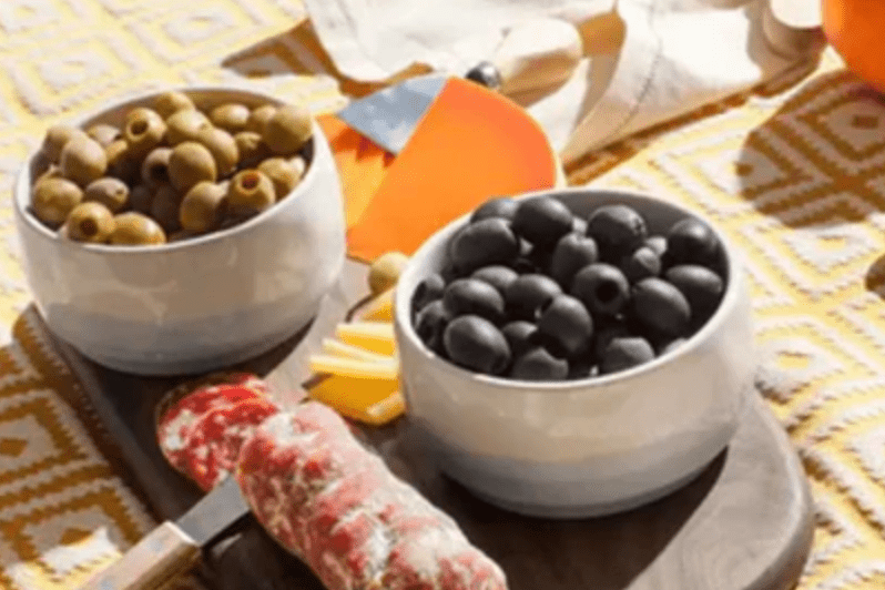 How to Film Inviting Food Blogs - Setting with Designer Dinnerware - Dowan®