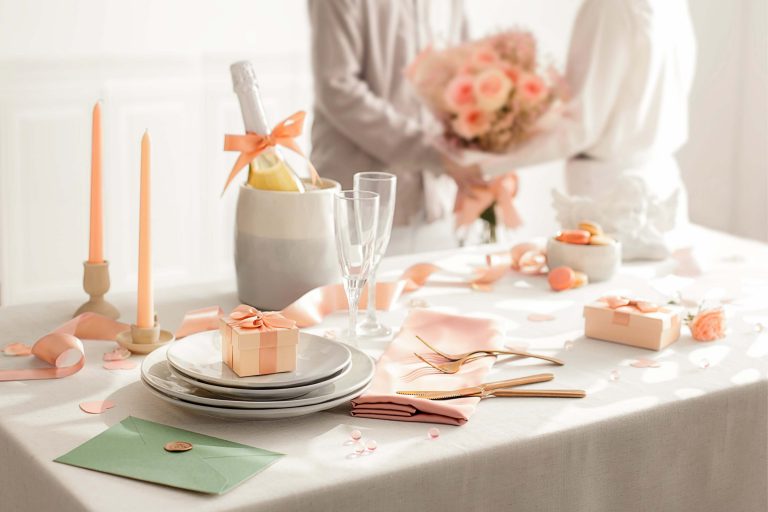 Le Creuset's Newest Color Combo Will Bring a Dose of Glam to Your Holiday  Table