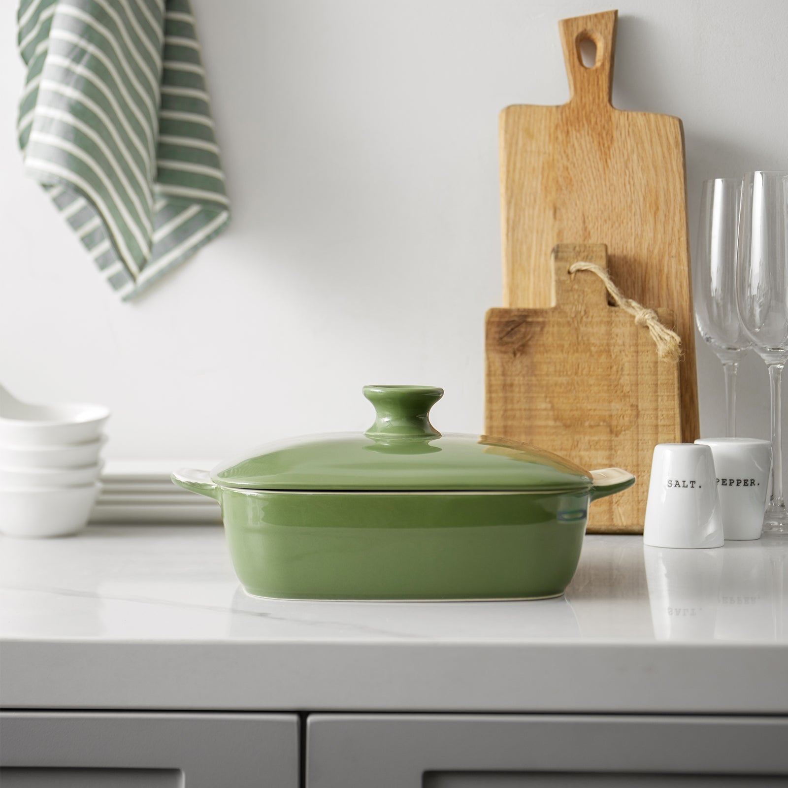 Green Square Ceramic Baking Dish with Lid - Set of 1 - Thumbnail 2